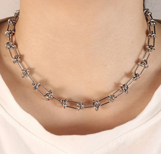 Wire necklace silver