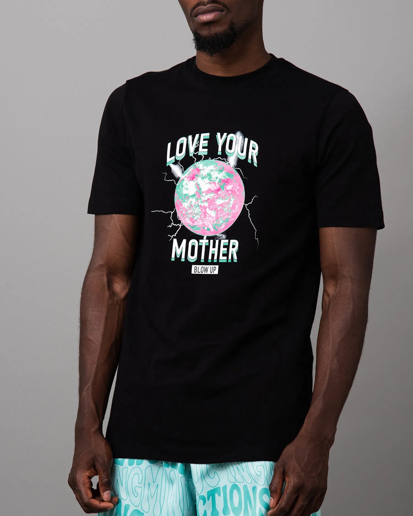 PRINTED LOVE YOUR MOTHER BLACK T SHIRT